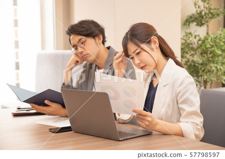 商務人士男人們男子 商務人士男人們男子 57798597