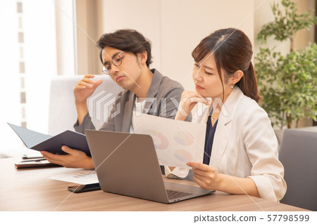 商務人士男人們男子 57798599