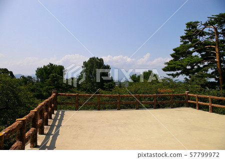 弘前城堡在夏天 弘前城堡在夏天 57799972