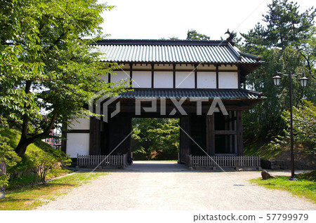 弘前城堡在夏天 弘前城堡在夏天 57799979