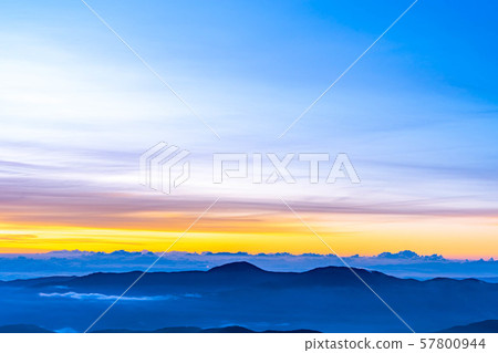 Norikura Kogen Morning glow [Nagano Prefecture] 57800944