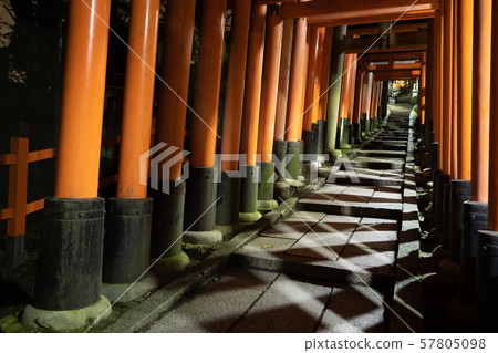 Scenery of Fushimi-Inari Taisha Shrine 57805098