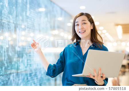 Business woman 57805518