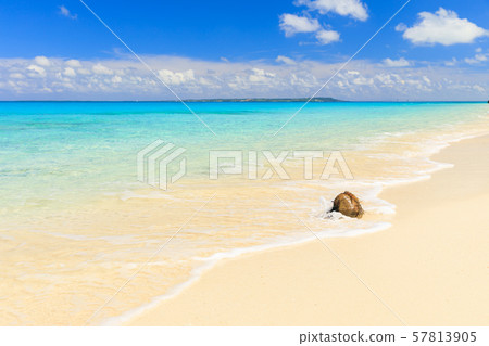 Kuramajima, Miyakojima city_Superb view of Nagama beach Kuramajima, Miyakojima city_Superb view of Nagama beach 57813905