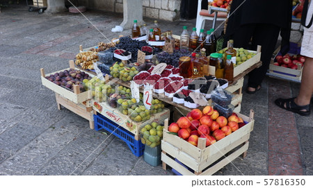 蔬菜市場海外蒙特金槍魚 57816350