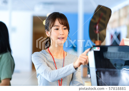 辦公室女性商務休閒 57818881