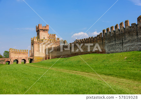 The city walls of Montagnana 57819328