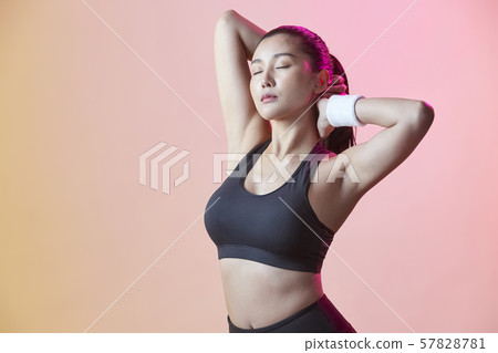 Female sports athlete 57828781
