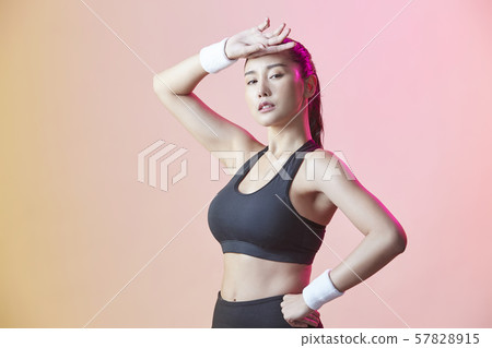 Female athlete 57828915