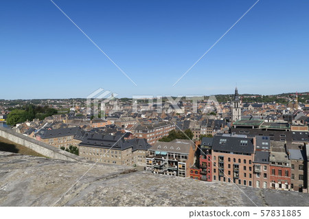 那慕爾城堡的景色被譽為“默茲之珠” 57831885