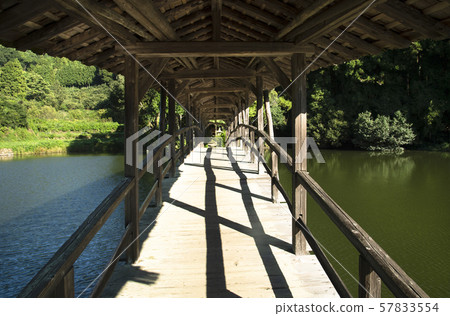 Covered bridge 57833554