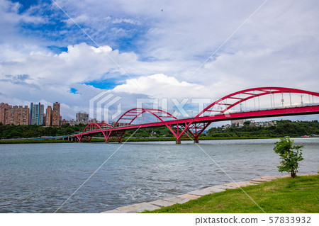 臺灣臺北關渡大橋 Asia Taiwan Taipei Guandu Bridge 57833932
