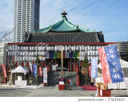 Shinobazu Pond Tendo in Ueno Park, Taito-ku (Yanaka Shichifukujin Tour Period) Shinobazu Pond Tendo in Ueno Park, Taito-ku (Yanaka Shichifukujin Tour Period) 57835835