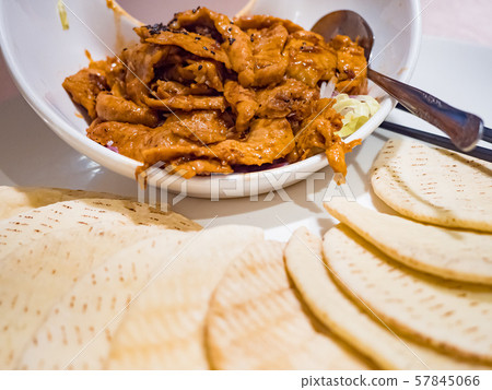 pocket bread with braised pork neck 57845066