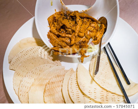 pocket bread with braised pork neck 57845071