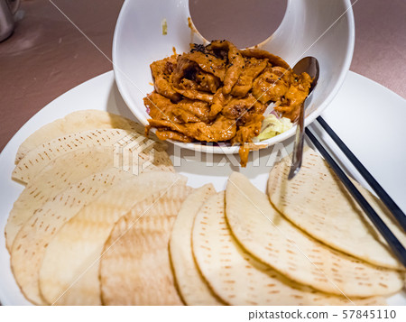 pocket bread with braised pork neck 57845110