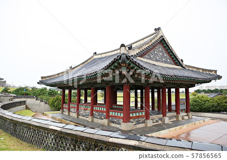 Suwon Hwaseong 57856565