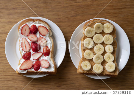 Drained yogurt crab sand and peanut butter banana sand Drained yogurt crab sand and peanut butter banana sand 57859318