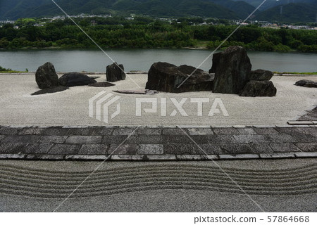 The dry mountain garden of Shingon Sohonrakuji The dry mountain garden of Shingon Sohonrakuji 57864668
