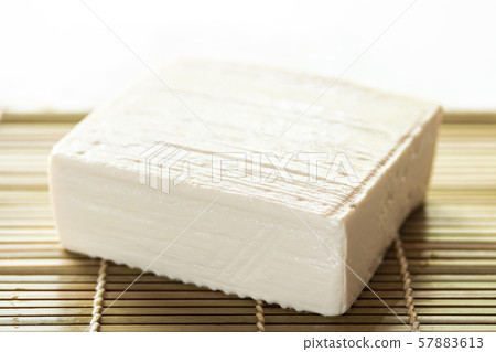 Silk tofu 57883613