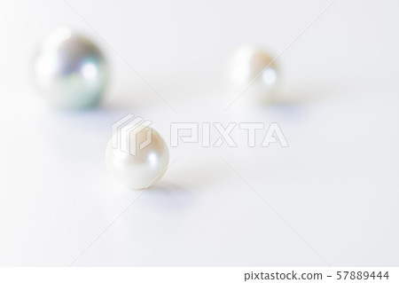 Pearl Pearl 57889444
