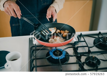 Men lifestyle cooking Men lifestyle cooking 57919263