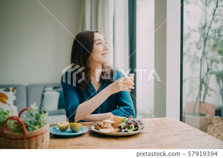 女性生活方式飲食 57919394