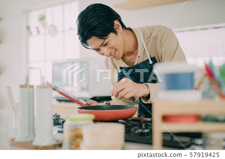 Men lifestyle cooking Men lifestyle cooking 57919425