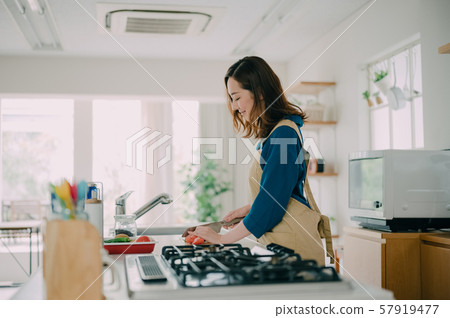 Female Lifestyle Cuisine Female Lifestyle Cuisine 57919477