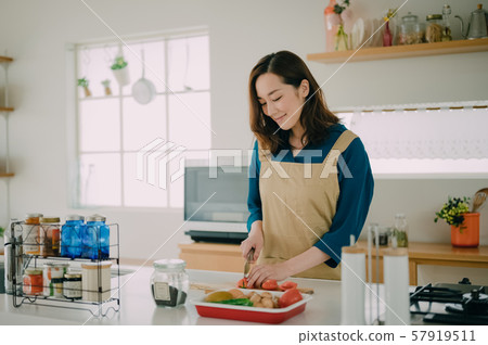 Female Lifestyle Cuisine 57919511