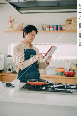 Men lifestyle cooking Men lifestyle cooking 57919546