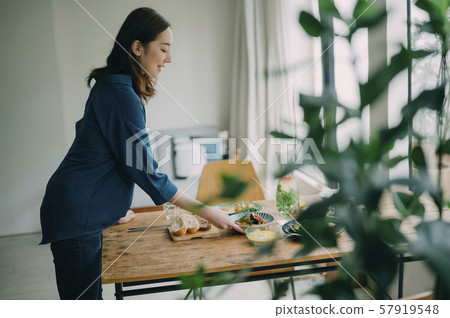 Female lifestyle diet 57919548