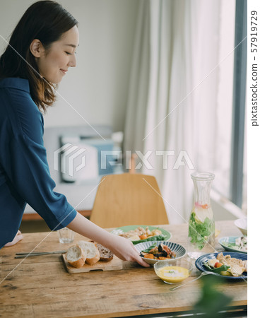 Female lifestyle diet 57919729