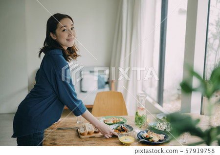 女性生活方式飲食 57919758