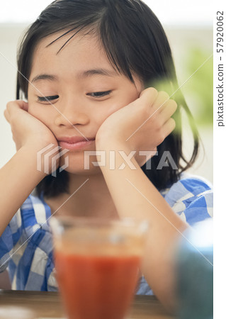女童飲料 57920062