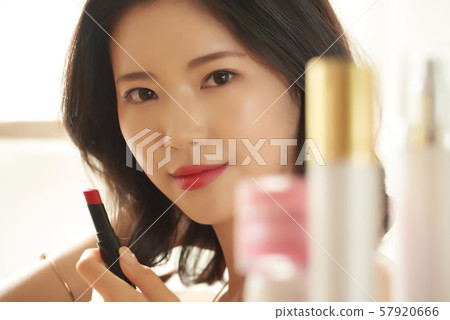 Women beauty 57920666