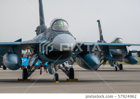JSDF F-2 57924962