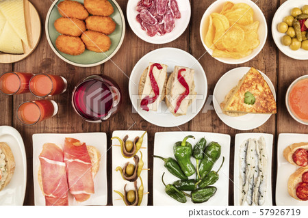 Spanish tapas. Wine, jamon, gazpacho, tortilla and other snacks 57926719