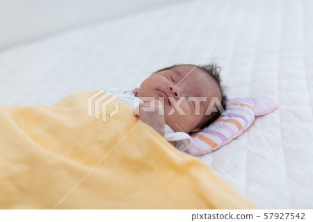 Newborn 2 months old Newborn 2 months old 57927542
