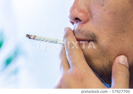 抽香煙的人 抽香煙的人 57927700