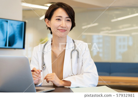 Female doctor hospital medical examination doctor medical image Female doctor hospital medical examination doctor medical image 57932981