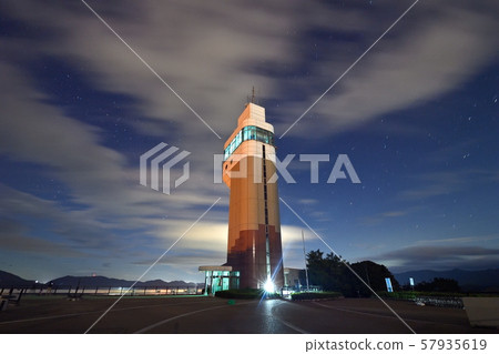 五郎塔和夜景 57935619