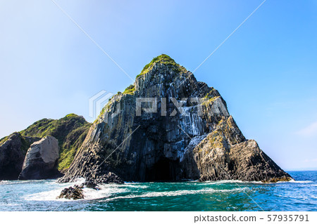 Ashiya Daimon View from a pleasure boat [Itoshima City, Fukuoka Prefecture] 57935791