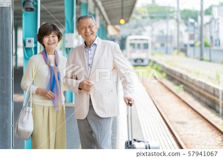 高級夫婦旅遊站火車旅遊形象攝影合作：京王電鐵有限公司 57941067