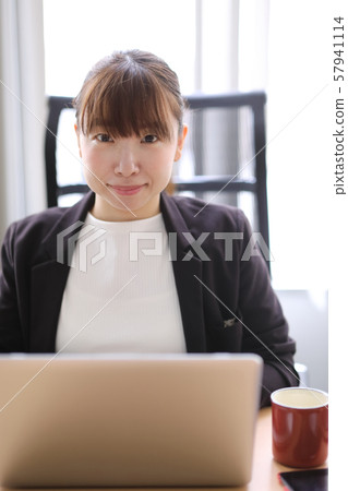 職業女性 57941114