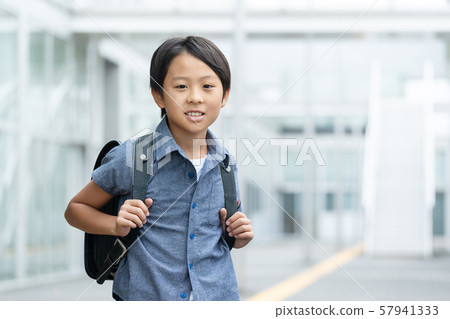 小學，學校，男孩 57941333