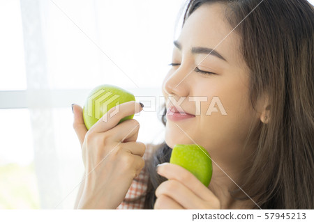 Woman health healthy Woman health healthy 57945213