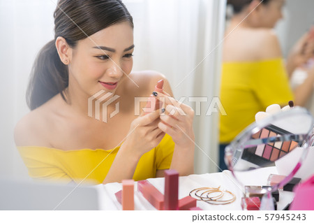 Female makeup practice 57945243