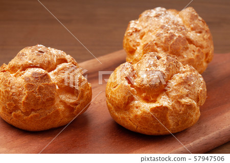Cream puff Cream puff 57947506