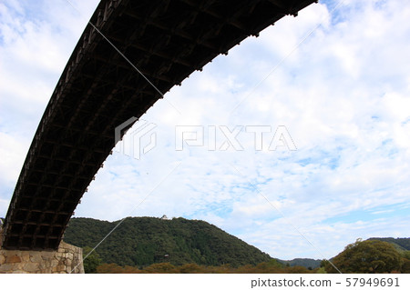 金台橋和藍天 57949691